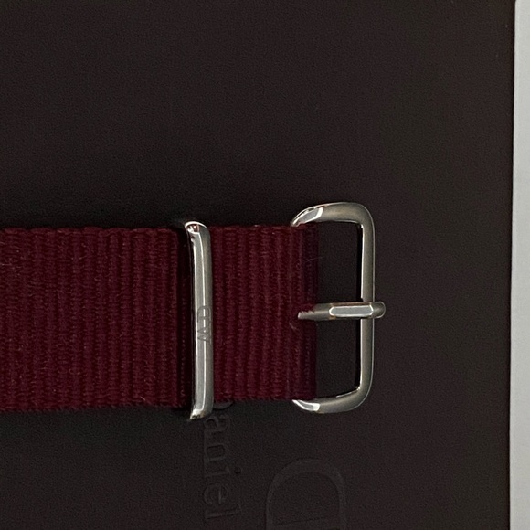 DANIEL WELLINGTON WATCH ***UNISEX*** - Picture 9 of 10